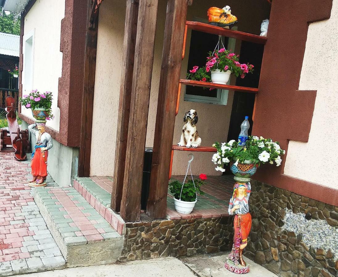 "Різьбярська Садиба" Slavske Exterior foto