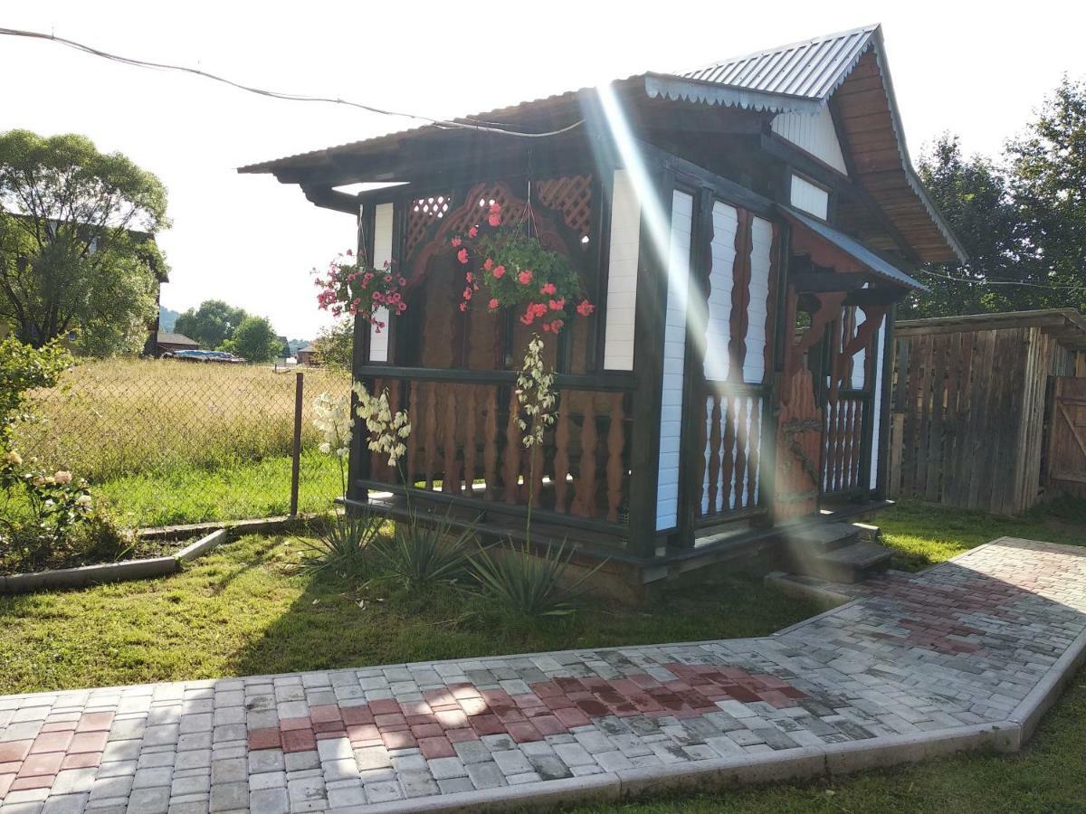 "Різьбярська Садиба" Slavske Exterior foto